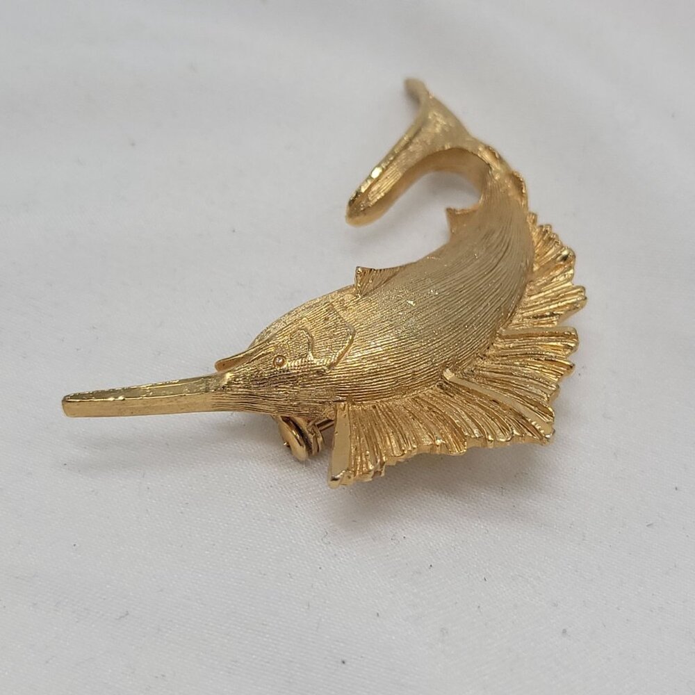 Vintage Gold-Tone Sailfish Brooch Pin Nautical Theme Jewelry Gift 2" - Picture 8 of 10